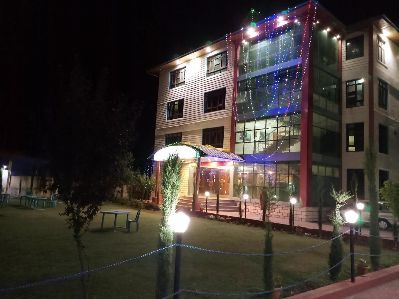 Triden Kashmir Resort Srīnagar Extérieur photo