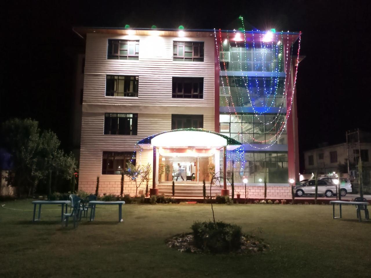 Triden Kashmir Resort Srīnagar Extérieur photo