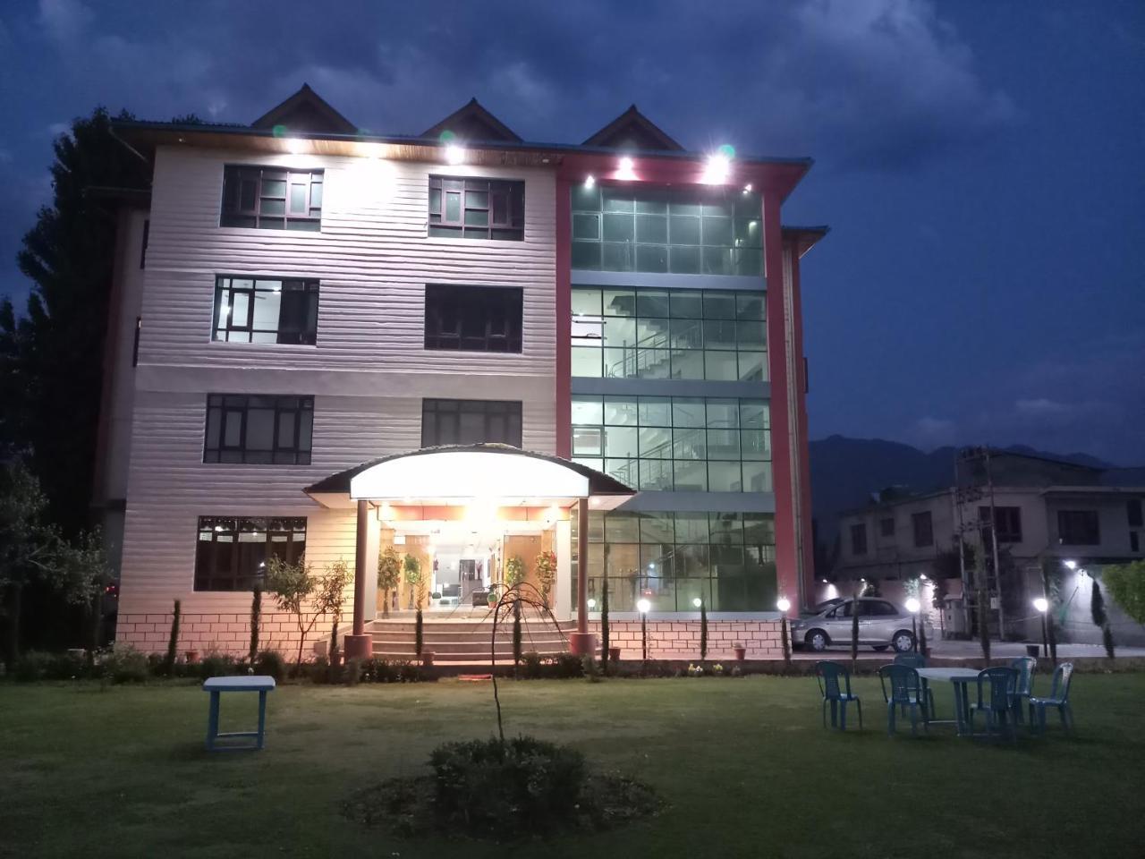 Triden Kashmir Resort Srīnagar Extérieur photo